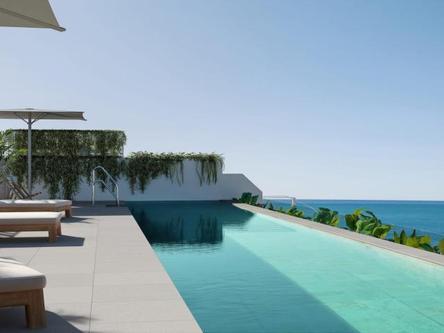 Apartamentos de nueva construcción a 100 m del mar en Rincón de la Victoria, Torre de Benagalbon