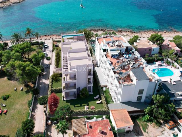 Apartamentos en primera línea en Ibiza con vistas al mar y a. 54m² Sant Antoni de Portmany