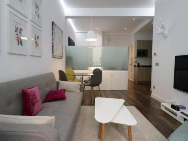 Apartamentos Madrid Madrid ES103263588