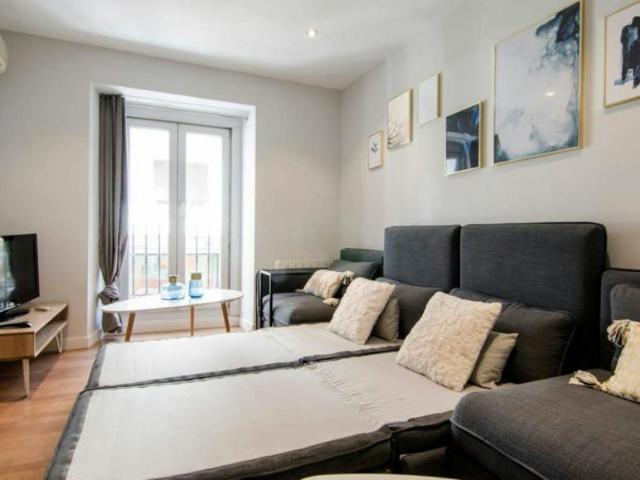 Apartamentos Madrid Madrid ES103381323