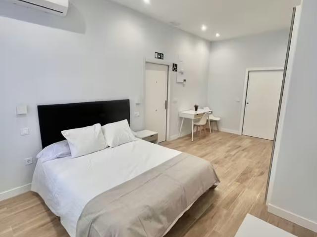 Apartamentos Madrid Madrid ES97882054