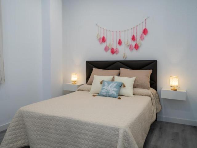 Apartamentos Málaga Málaga ES104937879