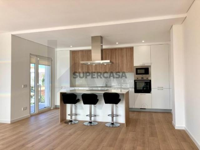 Apartamentos no Cadaval T3 com Terraço, Garagem Box e Parqueamento
