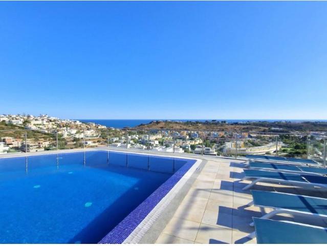 Apartamentos T0+1 novos com piscina e estacionamento 38m² Albufeira e Olhos de Água