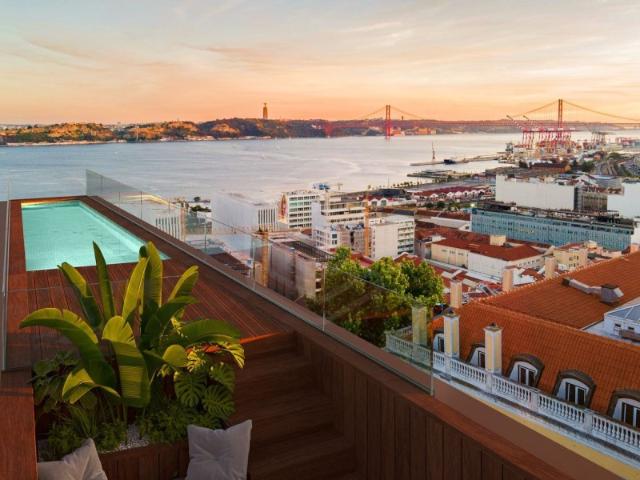 Apartamentos T1 a T5 com Vista Rio em Santa Catarina, Lisboa