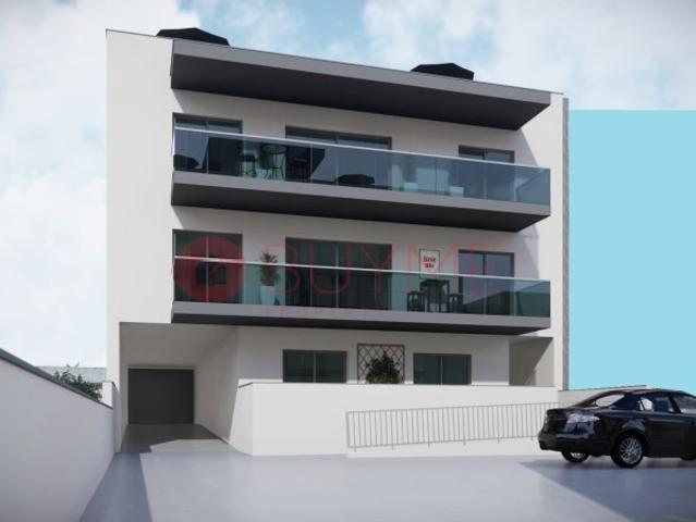 Apartamentos T1 e T2 modernos no centro de Quarteira com varandas e estacionamento
