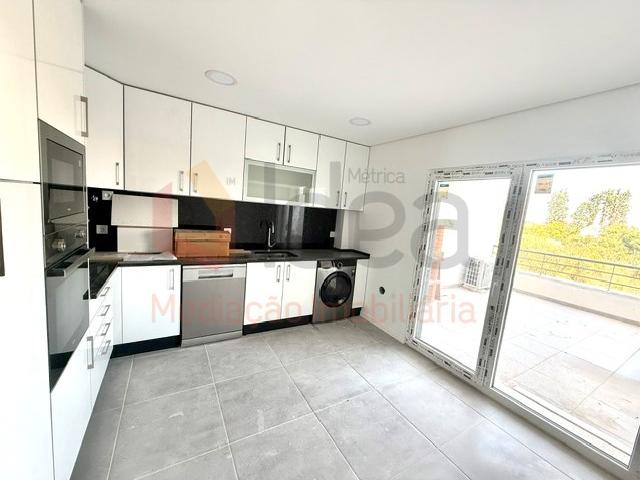 Apartamentos T2 com Garagem e Arrecadação Condomínio Jardins da Ladeira, Seixal