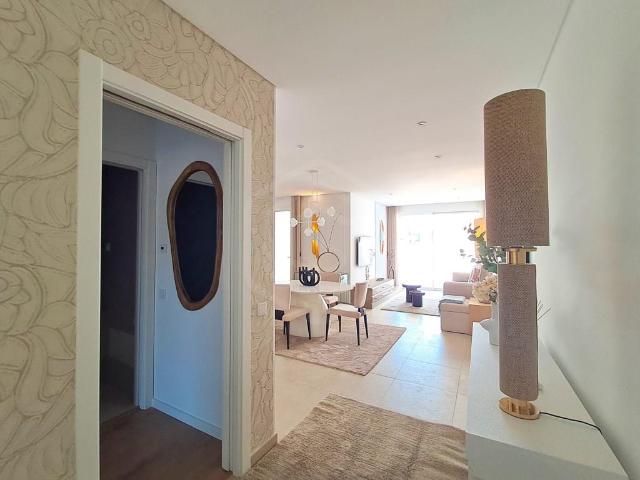 Apartamento T2, condomínio com piscina, perto da praia, Vila. 146m² Quarteira