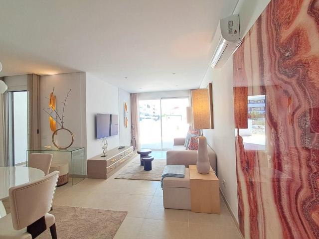Apartamento T2, condomínio com piscina, perto da praia, Vila. 100m² Quarteira