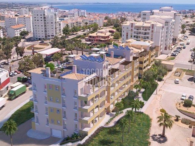 Apartamentos T2 e T3 de luxo com piscina no terraço em const. 94m² Lagos