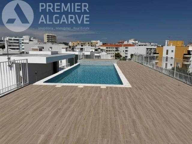 Apartamentos T3 com 3 suites, roof top com piscina e 2 estacionamentos na cave