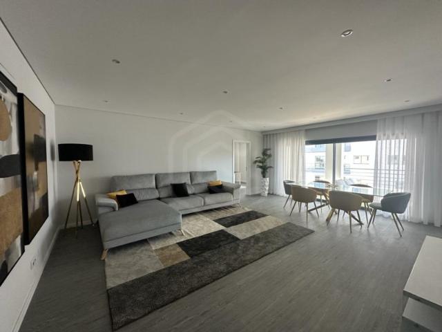 Apartamentos T3 em condomínio de arquitetura moderna em Olhão, Algarve