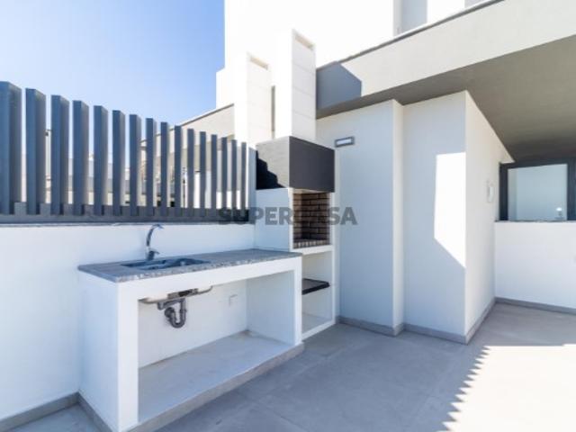 Apartamentos T3 novos concluídos com garagem em Loulé