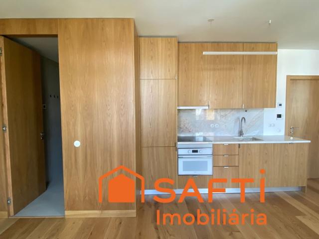 ApartamentoT1 Arrenda se no Centro de Viseu Rossio Piso2