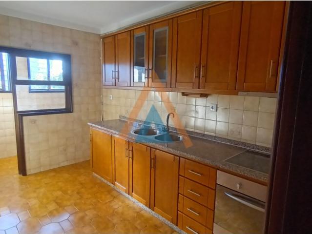 ApartamentoT2 Mobilado e Equipado p/ Arrendar na Circunvalação Frente ao IPO Porto