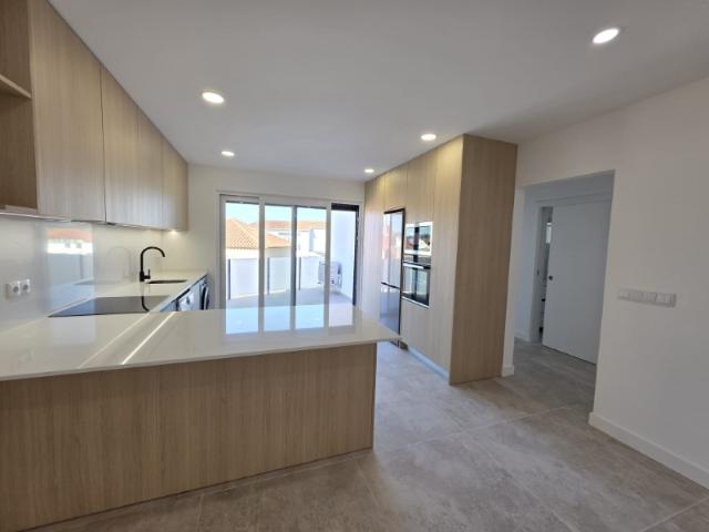 ApartamentoT2 novo com garagem e terraço em Fonte Grada Torres Vedras