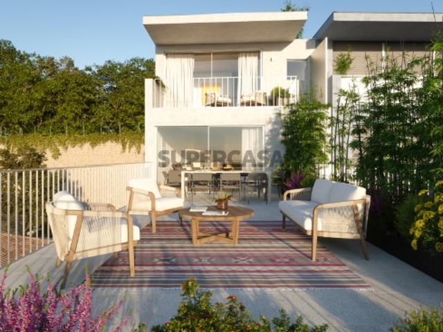 ApartamentoT2 duplex, com jardim, na Foz do Douro, Porto