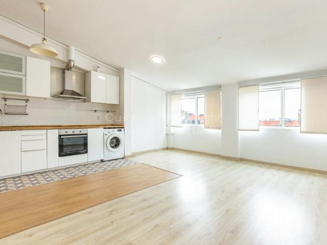 ApartamentoT2 para arrendamento sem móveis em Lisboa