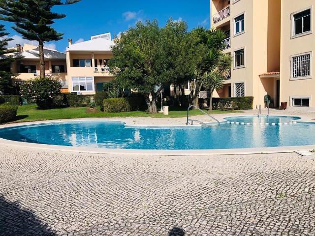 Apartamentot2, remodelado, condominio piscina e garagem, Mon. 87m² Cascais e Estoril