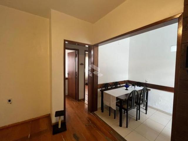 Apartamnro de 2 dormitórios, semi mobiliado apoucos metros do hospital de clinicas