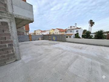 Apartamento T3 em construção, com garagem para 2 carros e elevador, na Figueira da Foz