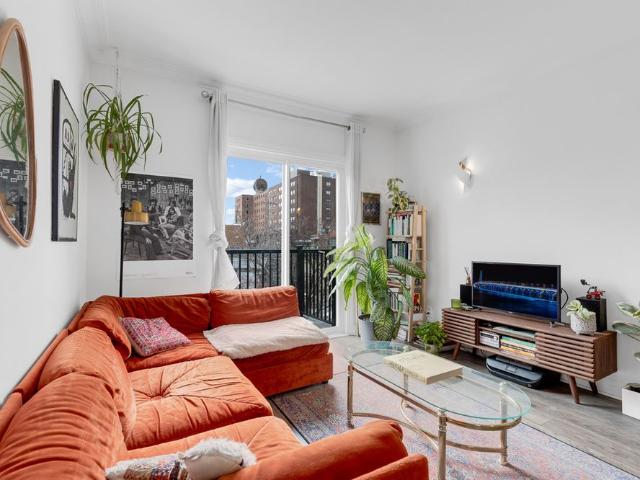 Apartement Spacieux En Face Du Métro