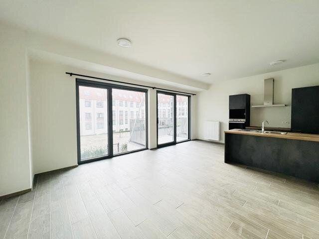 Apartement with TERRACE and PARKING!
