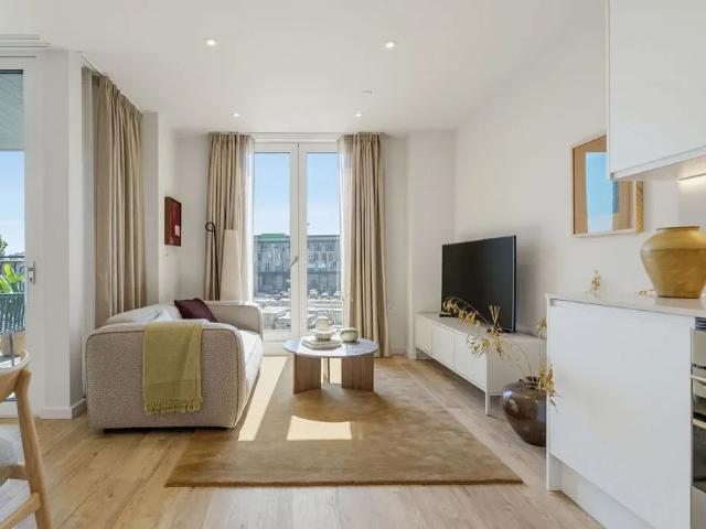 Apex One, Nine Elms, London SW8, 1 bed flat to rent, £2,730 pcm | PrimeLocation