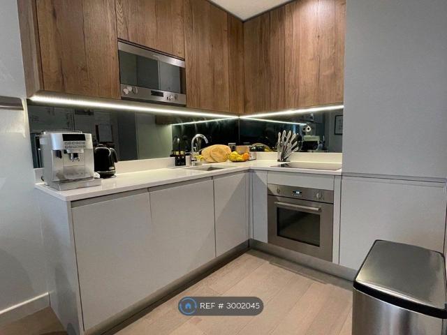 Apex House, St Albans AL1, 1 bed flat to rent, £1,450 pcm | PrimeLocation