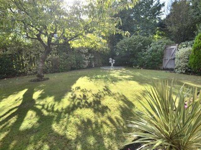 Apeldoorn Drive, Wallington, SM6