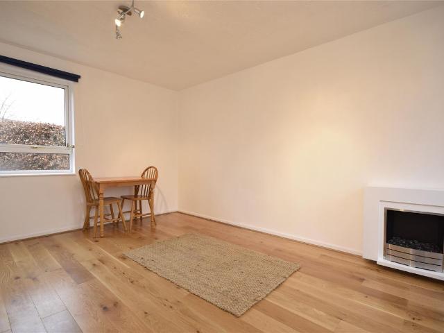 Apeldoorn Drive, Wallington, Surrey SM6, Studio to rent, £1,150 pcm | PrimeLocation