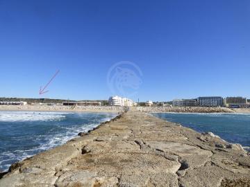 Apenas a 4km das praias da Costa da Caparica moradias c/ vista mar !