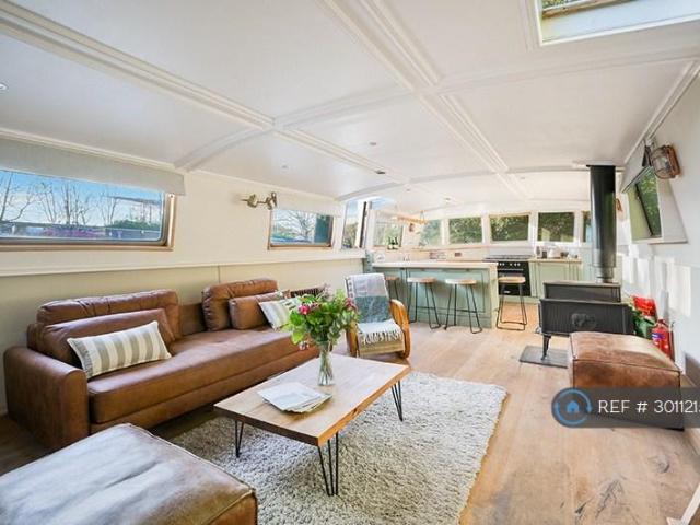 Aphis Kensal Green Moorings, London, W10 1 bed houseboat to rent £2,595 pcm £599 pw