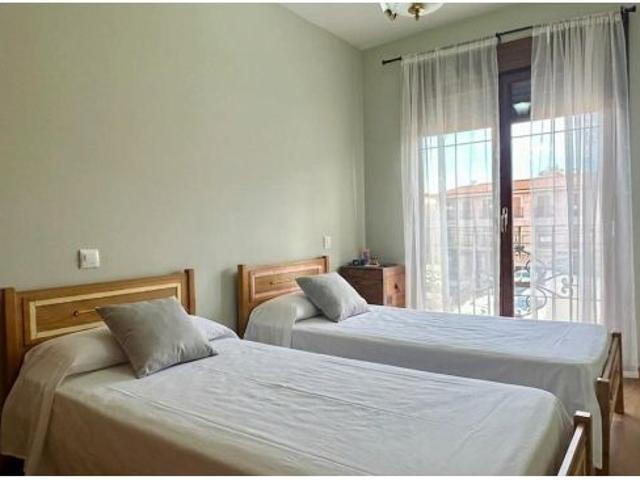 Apihouse vende acogedor piso en el centro de Santa Olalla de 2 dormitorios y 67 m2