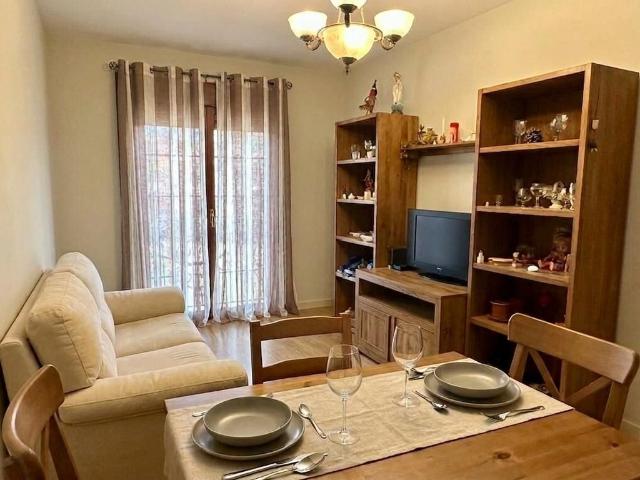 Apihouse vende acogedor piso en el centro de Santa Olalla de 2 dormitorios y 67 m2