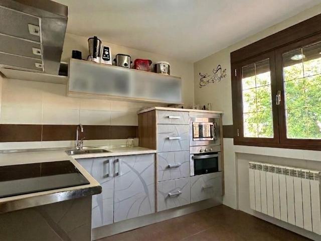 Apihouse vende acogedor piso en el centro de Santa Olalla de 2 dormitorios y 67 m2