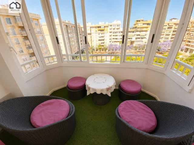 APIHOUSE VENDE CON POSIBILIDAD DE VENTA A PLAZOS, ESPECTACULAR PISO EN ELCHE !