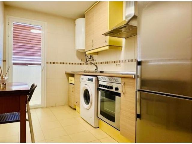 Apihouse vende piso de dos dormitorios con plaza de garaje y trastero en zona centro de Santa Olalla