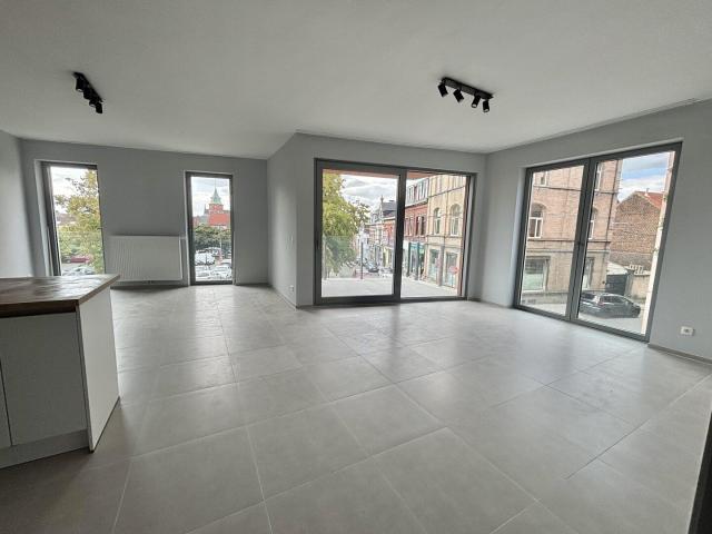Appt NEUF 3 chambres avec double emplacement pkg intérieur