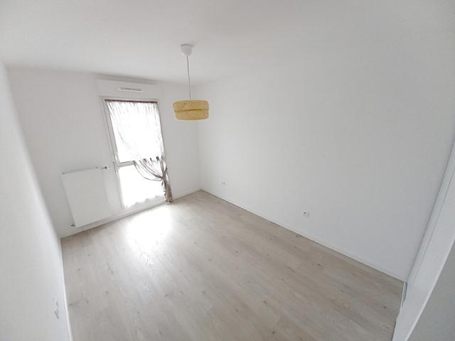 Appt neuf T2 42 m2 1 ch 1er étage avec balcon et parking da