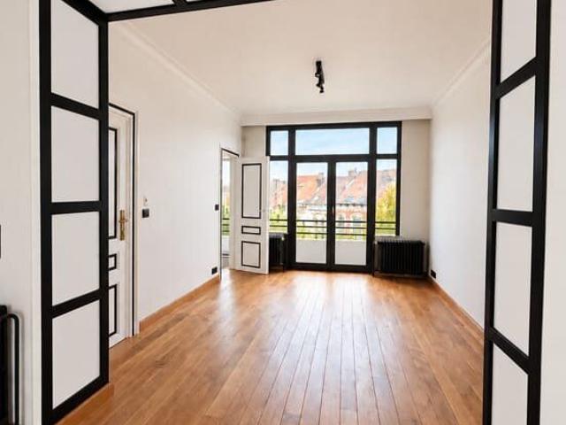 Appt de caractère entièrement rénové – Av Louise 398,Ixelles