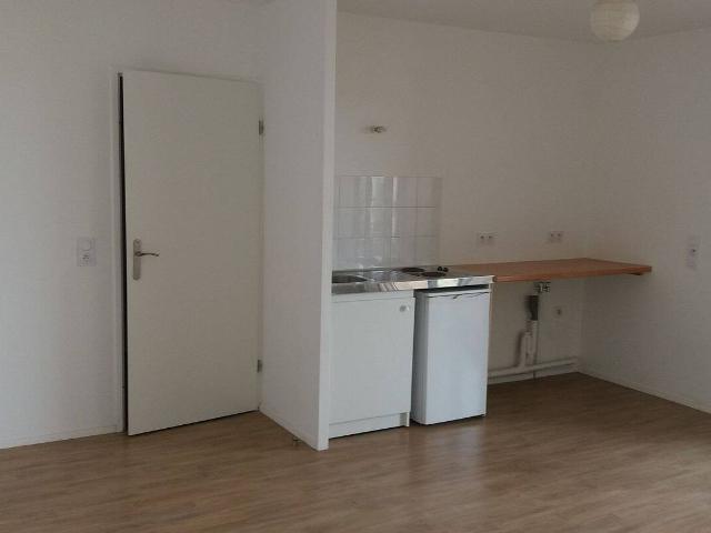 Appt T1 de 33m2+Terrasse 4.7m²: 710€ Charges comprises Ascenseur