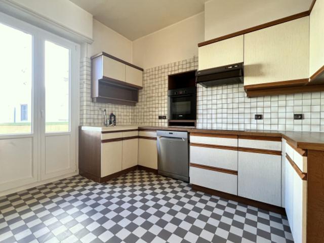 Appt 4 pièces 88 m2 Balcon sur cour Garage + Cave Vaub
