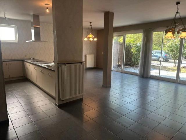 App met 2 slpk en staanplaats te Gavere