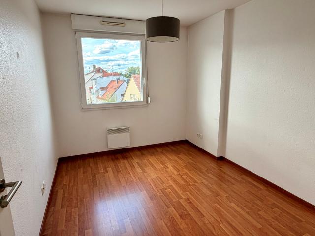Apparemment 2 pièces avec balcon proche tram