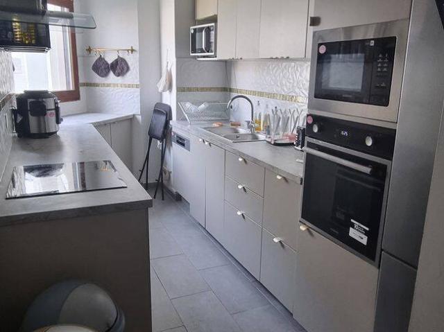 apparemment 3 pièces avec balcon et parking