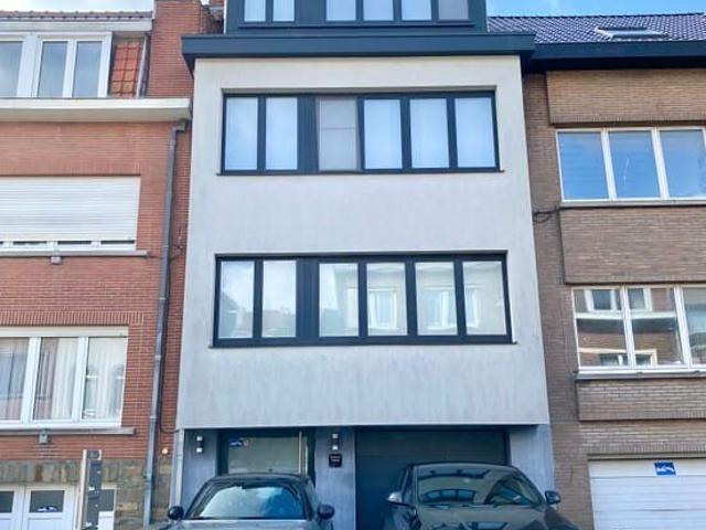 Appart 3 kamers, tuin, terrassen, garage, parking, kelders