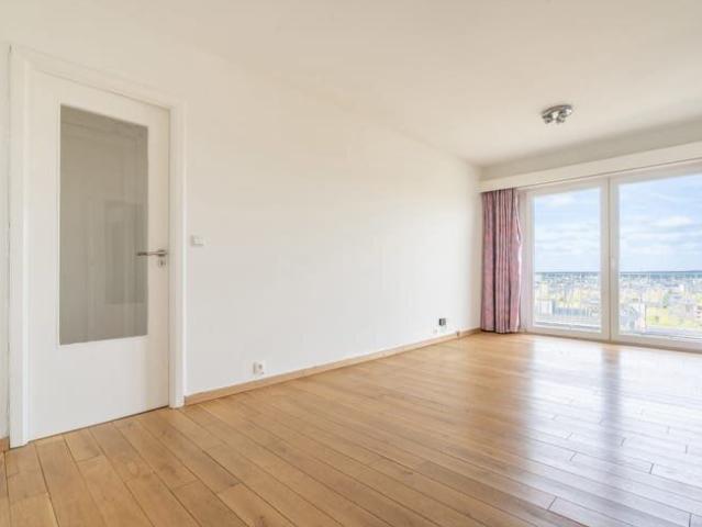 APPART 1CH + TERRASSE RENOVE PROX GARE DE NIVELLES