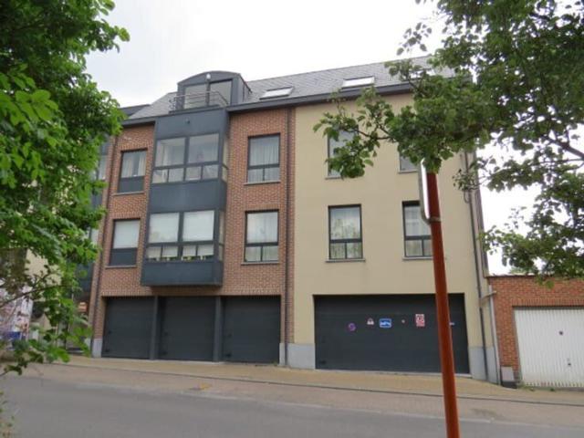 Appart 2 grandes chambres complètement rénové