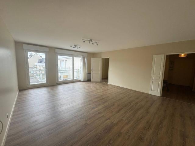 Appart F4 105 m² 3 chambres balcon VERNON Centre